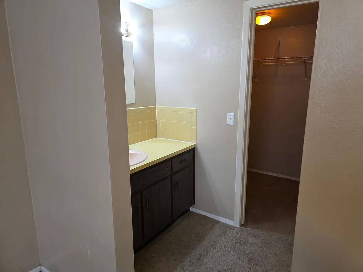 Building Photo - 6405 Eric Dr
