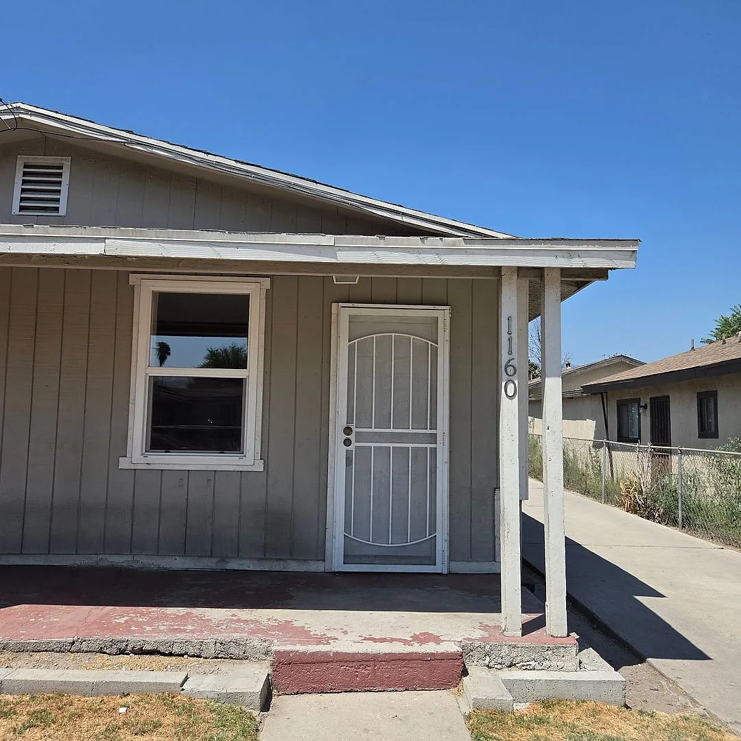 Lovely 2-Bedroom Duplex for Rent San Bernardino, CA — Photo 1