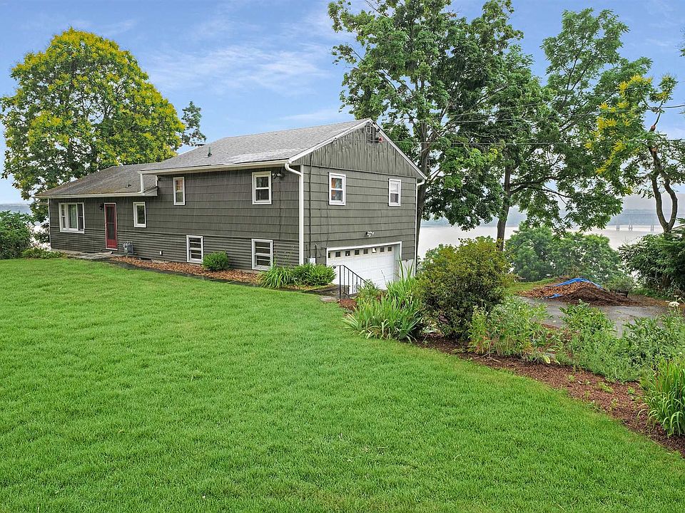 1st image of 40 Susan Dr