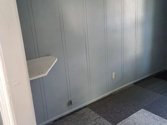 3rd image of 102 Jefferson Ave #1