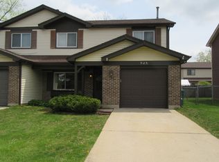 525 Commanche Trl, Wheeling, IL 60090