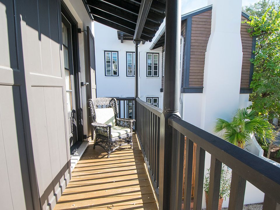 2nd image of 32 Abaco Ln
