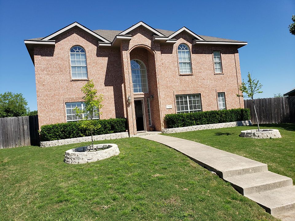 1st image of 716 Paula Ct