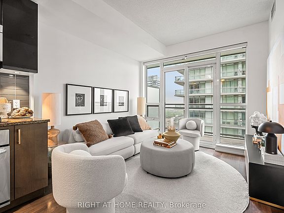 4th image of 89 Dunfield Ave #2306