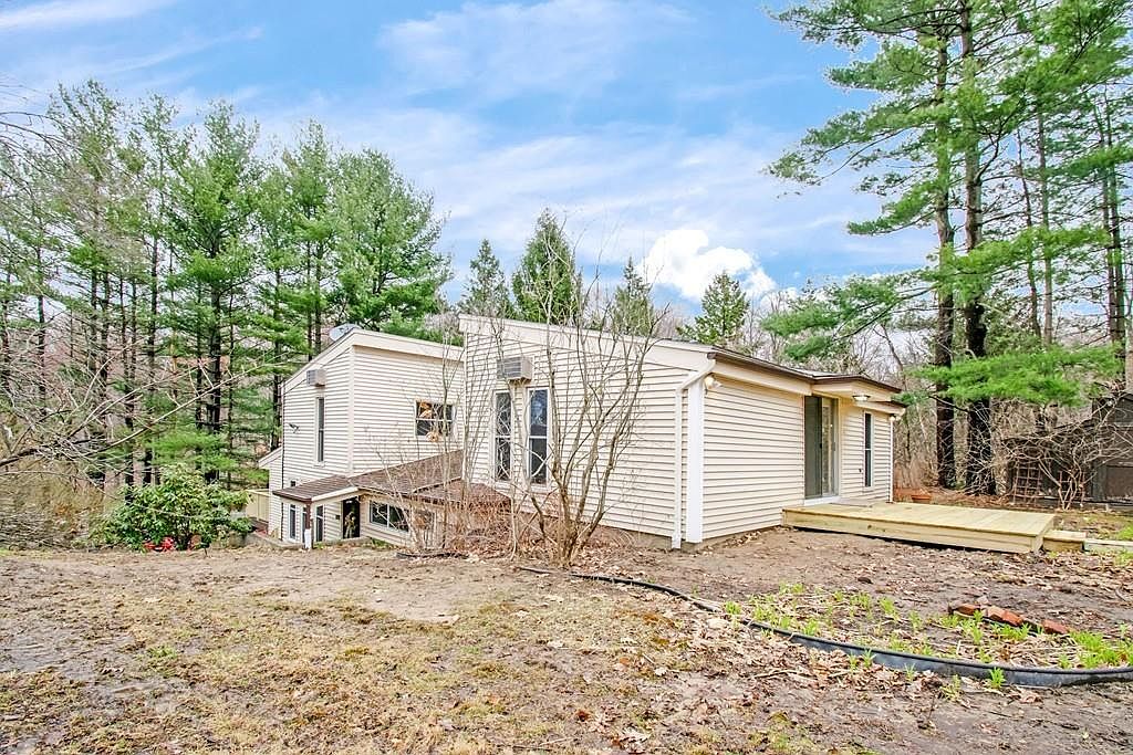 475 Dale St, Chicopee, MA 01013 Zillow