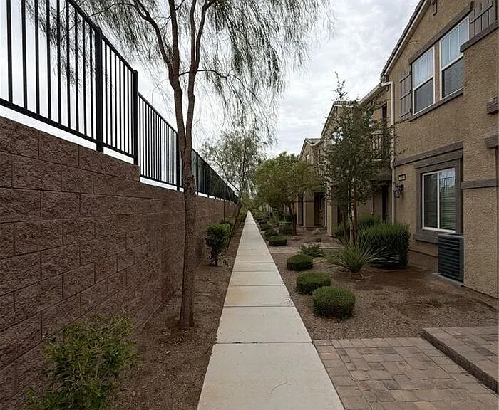 1301 Raritan Pl — Photo 32