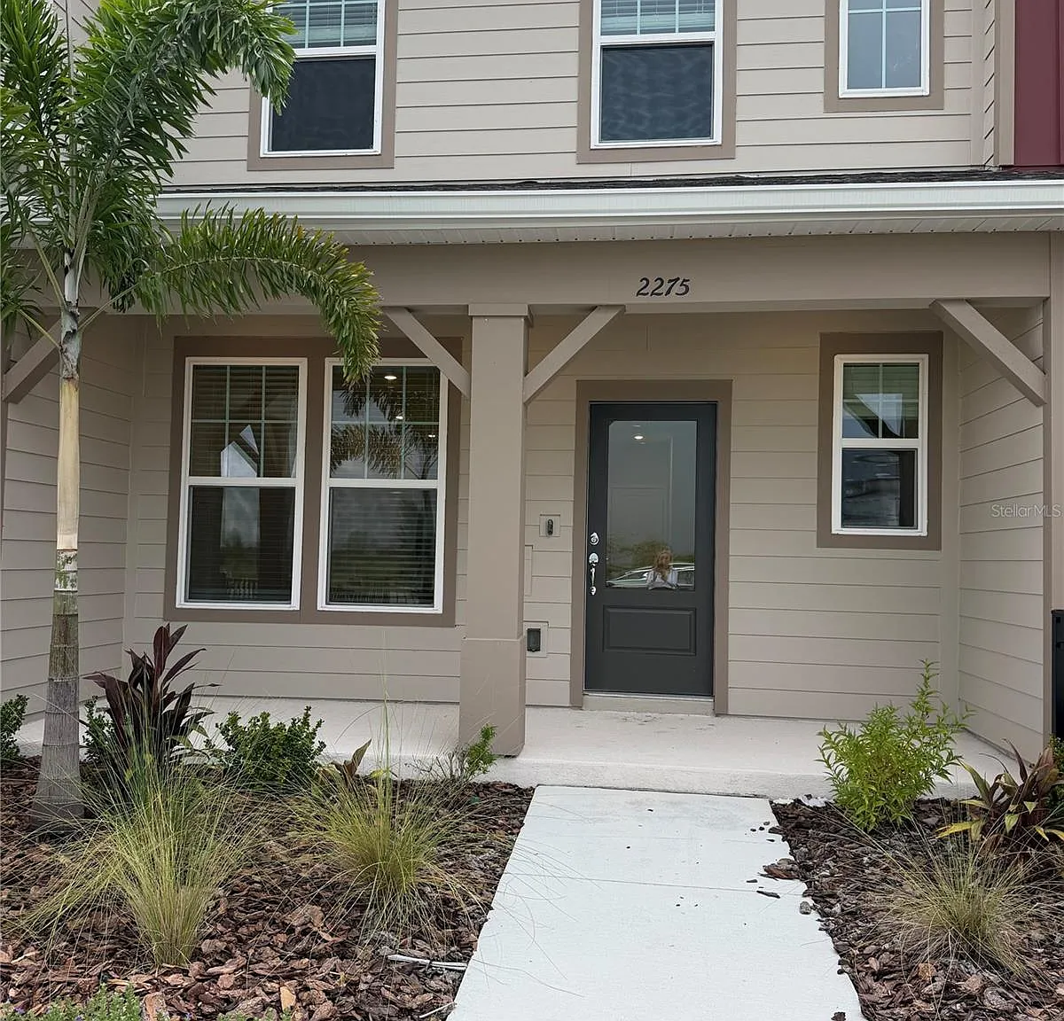 3 bed, 2.5 bath, 1553 sqft, $2,290 — Photo 1