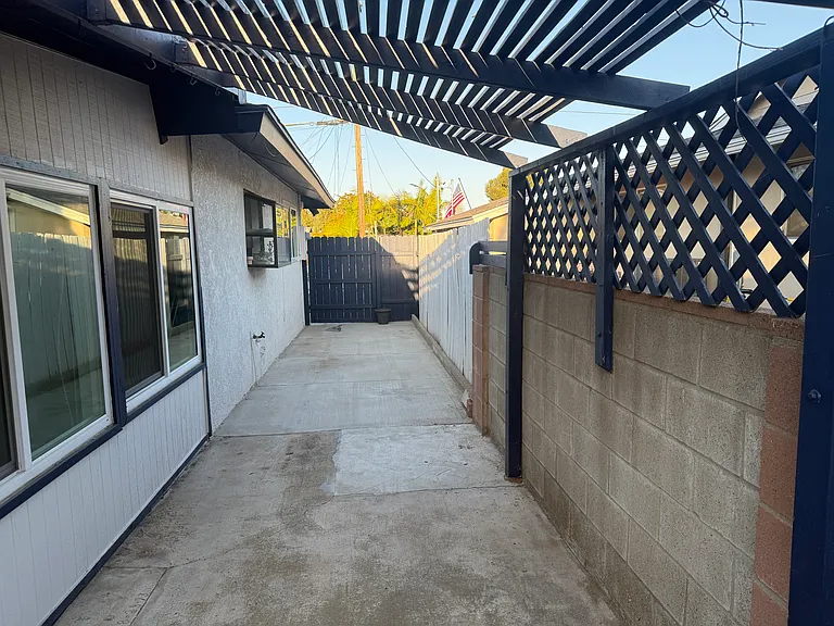 4456 Donald Ave — Photo 10