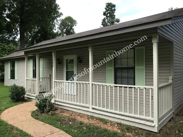 1002 Honeysuckle Ave, Bull Shoals, AR 72619