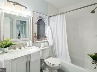 1712A Bainbridge St, Philadelphia, PA 19146
