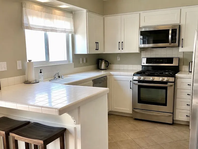 10239 White Oak Ave #1 — Photo 5