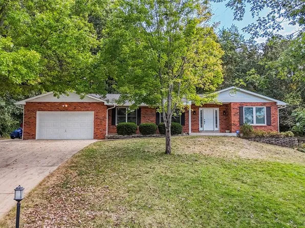 6 Hickory Hollow Ln, Fenton, MO 63026