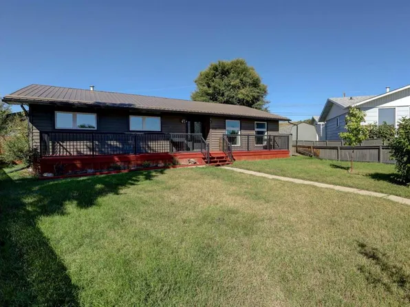 1718 SE Midland Pl, Drumheller, AB T0J 0Y1
