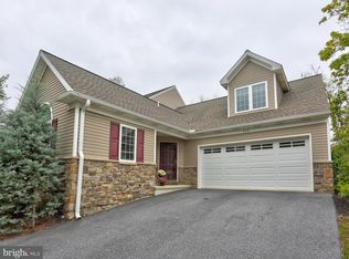 402 Wendover Way, Lancaster, PA 17603