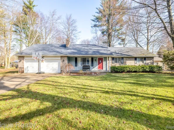 4050 Devonshire Rd, Fort Gratiot, MI 48059