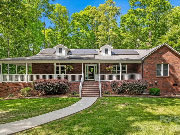 10545 Mount Holly Huntersville Rd, Huntersville, NC 28078