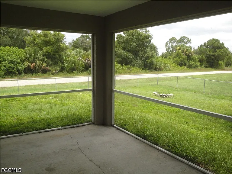 1236 Bayou St — Photo 12