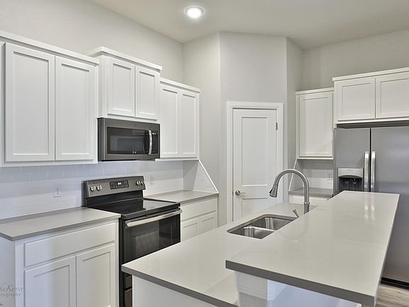 2nd image of 6620 Jennings St