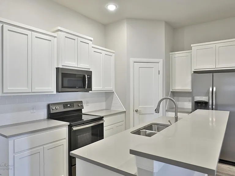6620 Jennings St — Photo 2