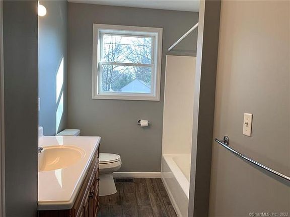 Unit 1 full bathroom