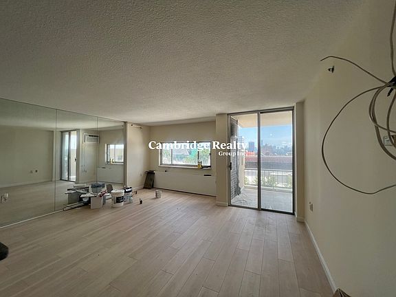 5th image of 874 Massachusetts Ave