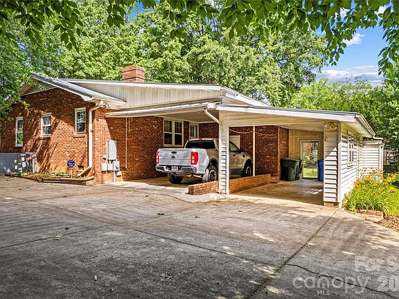 5th image of 1059 Shearers Rd