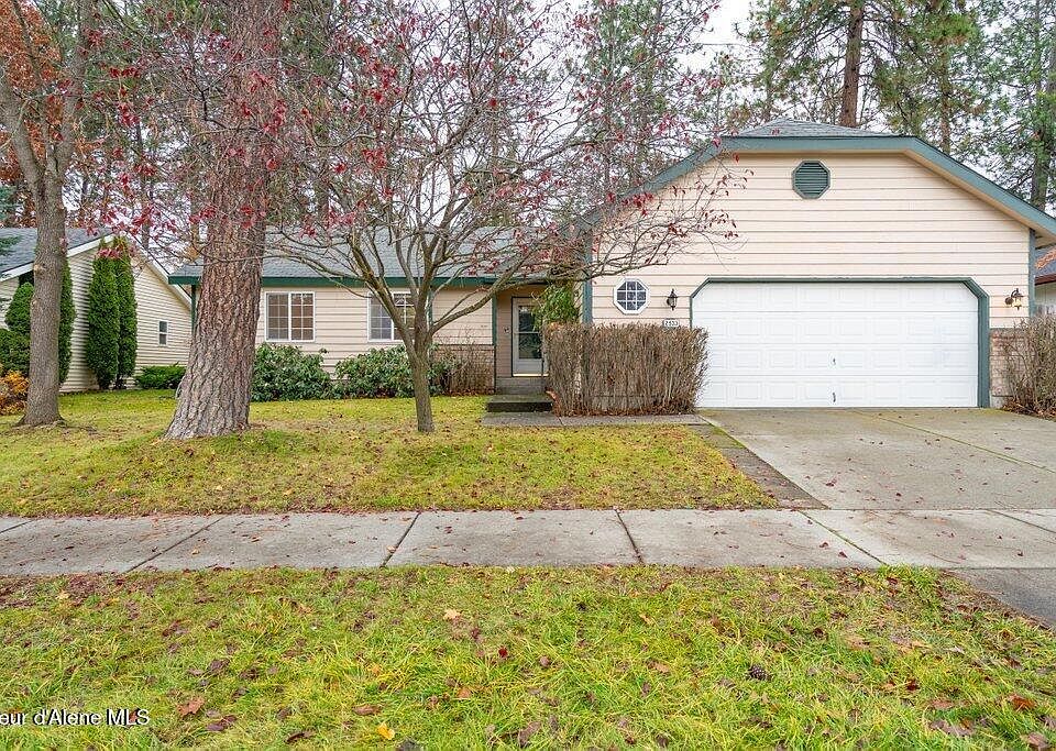 1st image of 2533 E Woodcrest Dr