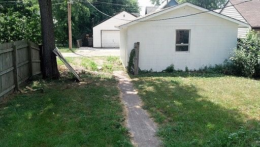 3rd image of 353 Lincoln St