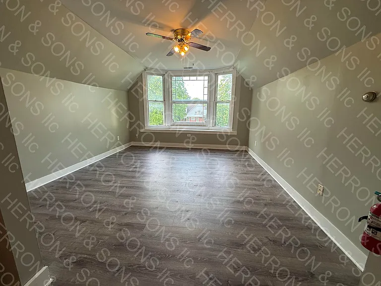 1383 E State St — Photo 3