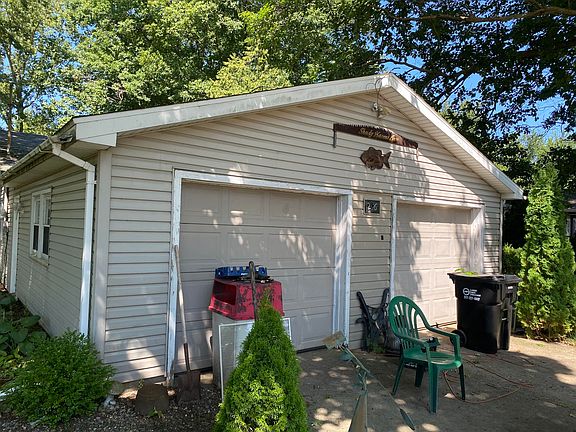 3rd image of 226 Dons Dr