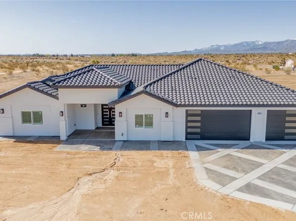 6873 Nyack Rd, Phelan, CA 92371