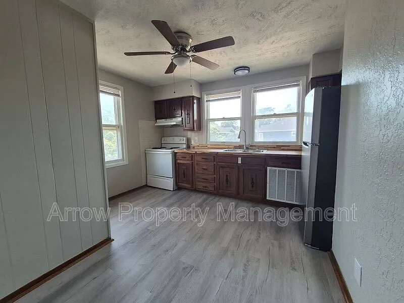 2601 Vine St #3
