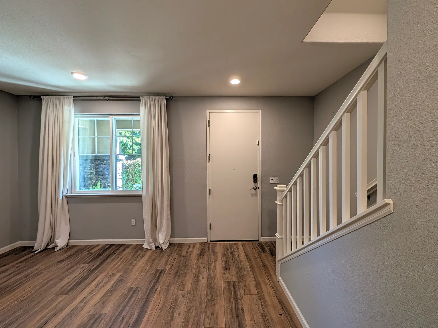 3 bed, 1611 sqft, $3,950 — Photo 4