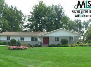 910 Artdale Dr, White Lake, MI