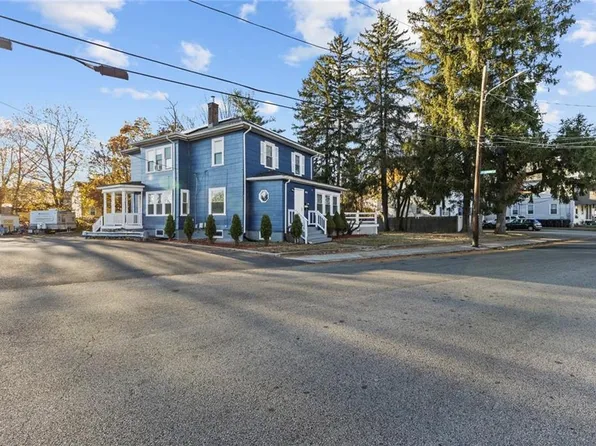 14 Pond St, West Warwick, RI 02893