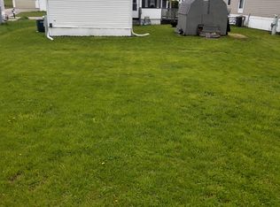 109 Oak Valley Ct, Bloomington, IL 61704