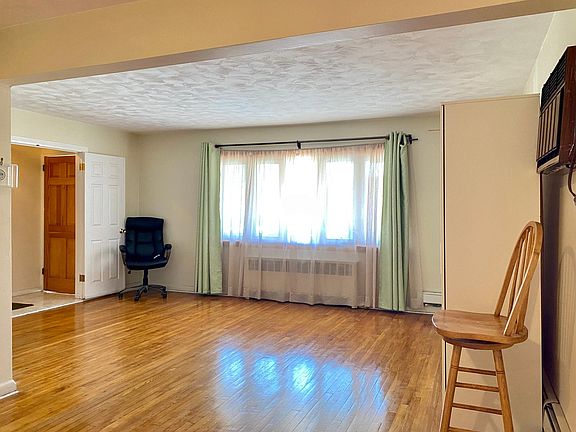 3rd image of 14953 Willets Point Blvd #1