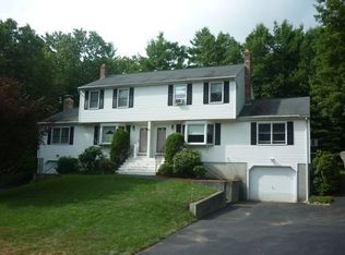 42 Pinecrest Rd, Uxbridge, MA 01569