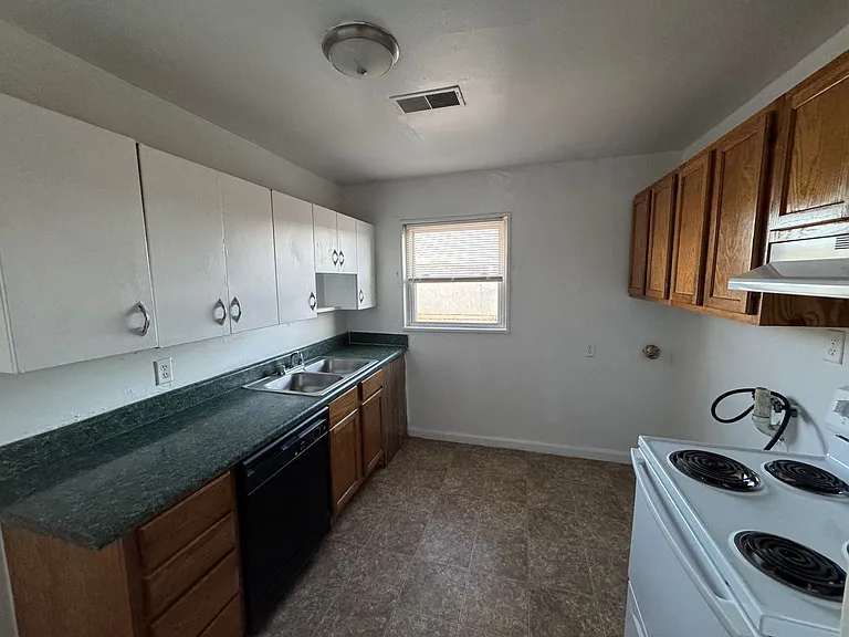 306-314 Columbiana Rd — Photo 9