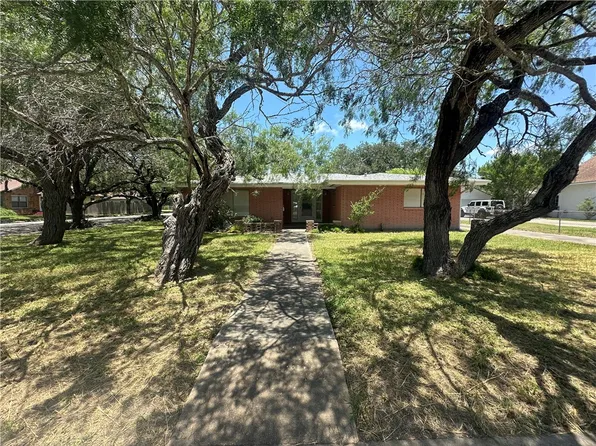 901 E Fulton St, Sinton, TX 78387