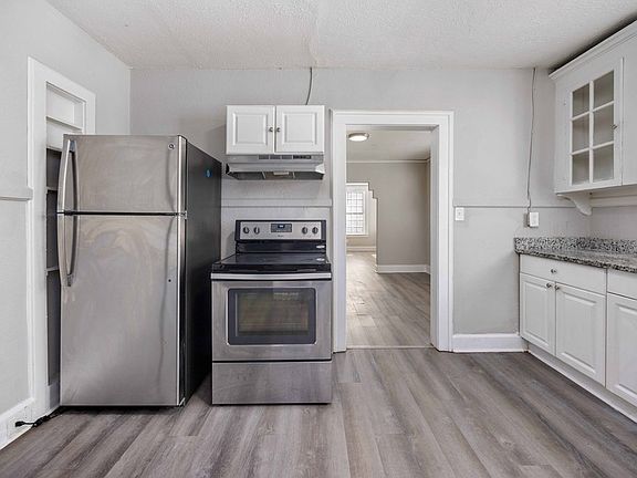 3rd image of 1103 Bryan Ave