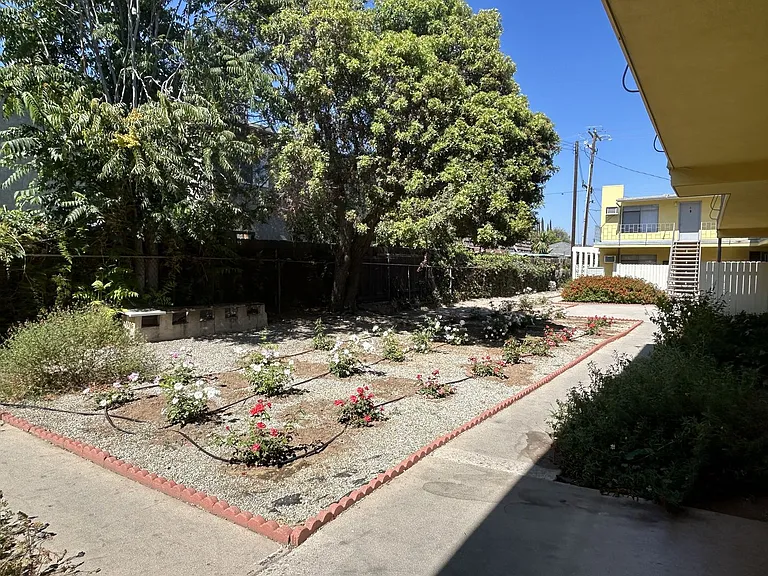 611 N Alhambra Ave — Photo 12