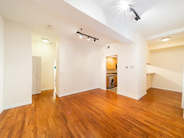 227 Christopher Columbus Drive image 9 of 18