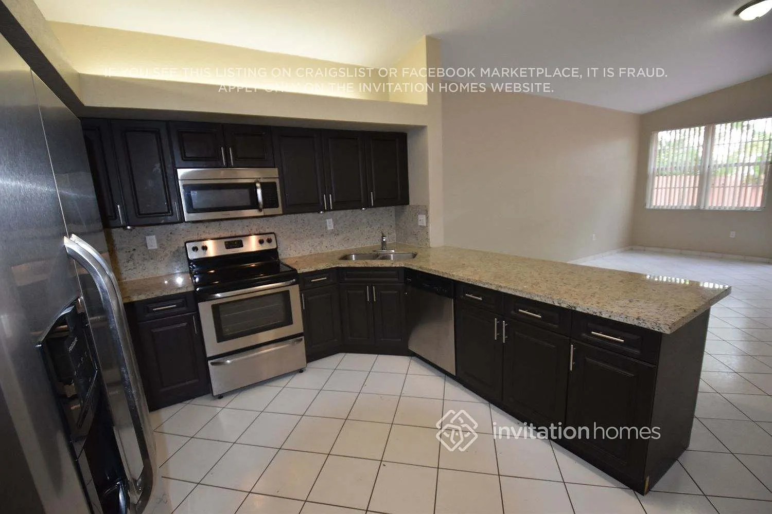 9161 NW 148th Ter Miami Lakes, FL 33018 — Photo 4