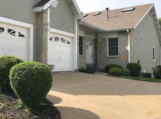 14 Shaelah Dr, Weldon Spring, MO 63304