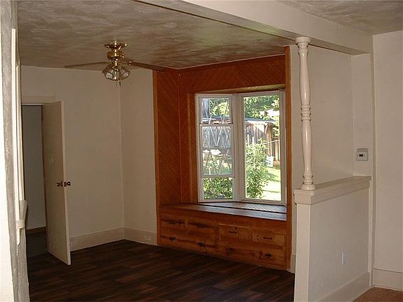 4th image of 610 N 4th St