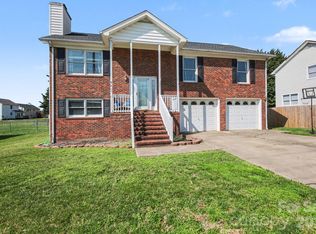 3904 Riverdale Rd, Greensboro, NC 27406