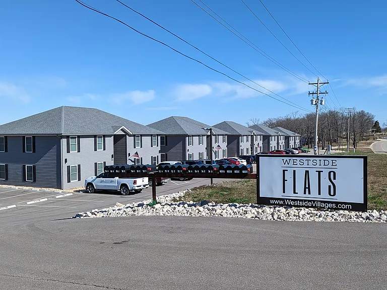 710 Highway O #706D — Photo 1