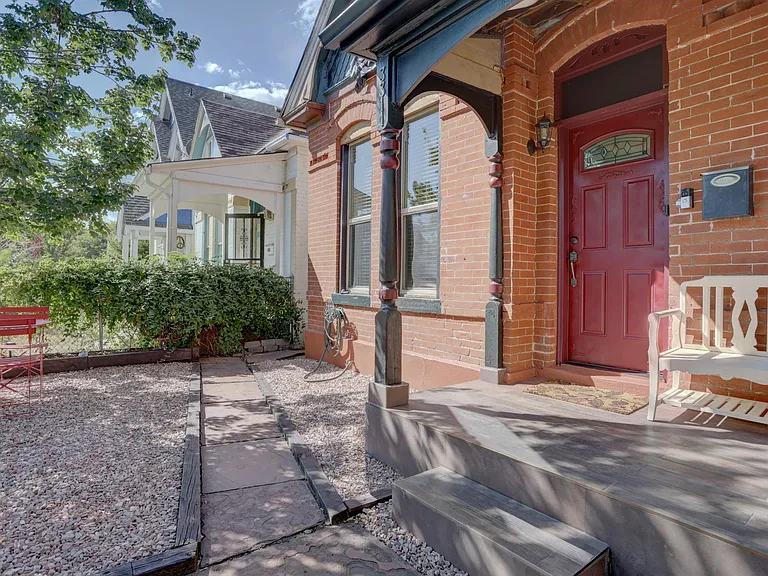 3311 Curtis St — Photo 2