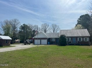 937 Five Mile Rd, Richlands, NC 28574